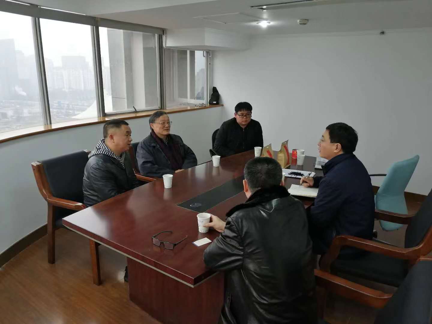 千亿体育登录入口与遂昌县茶企交流座谈